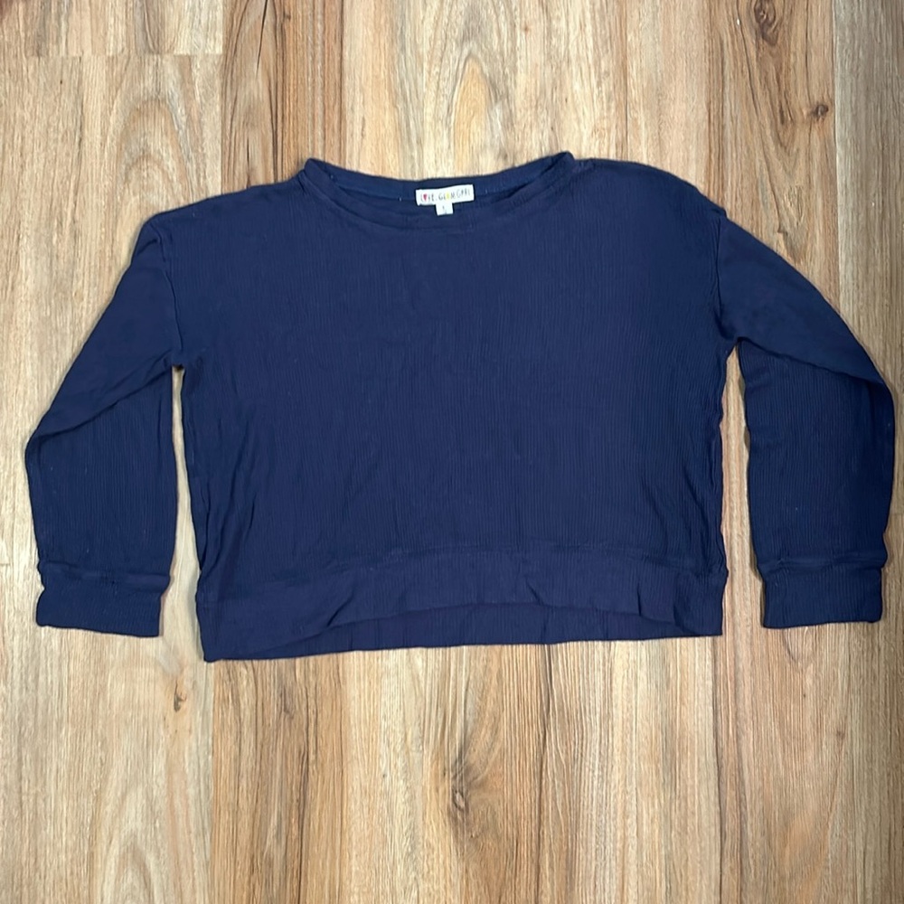 Textured navy cropped shirt